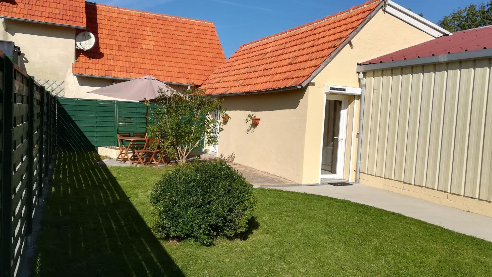 Gite De L'Etang Des Sarcelles Saint-Martin-d'Aubigny Exteriör bild